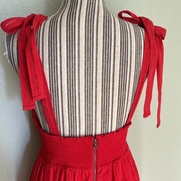 Alice + Olivia NWOT Levine Smocked Midi Dress Poppy Red 6 - Picture 8 of 12